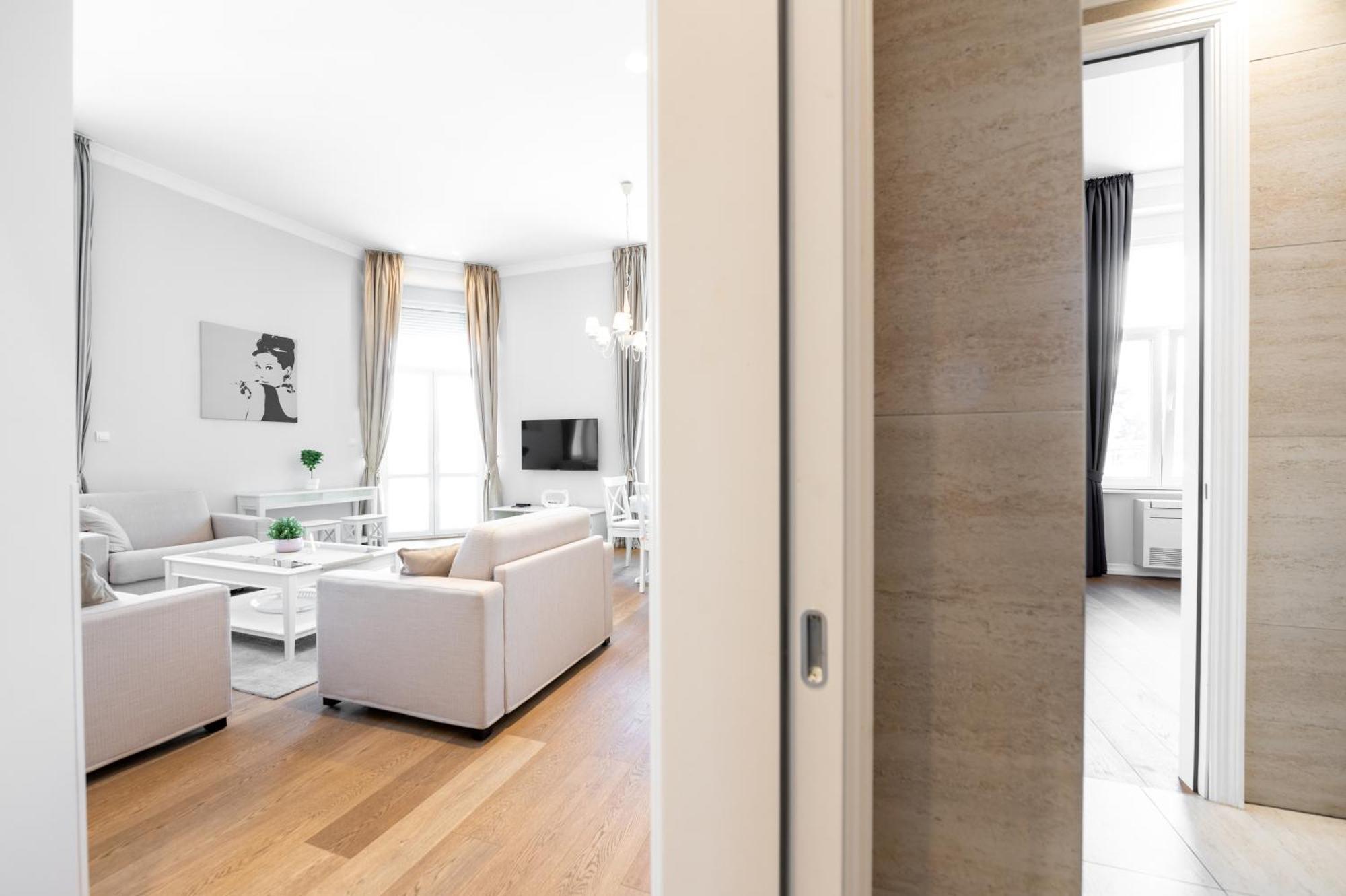 Slavija Fontana Lux Apartments Belgrado Buitenkant foto